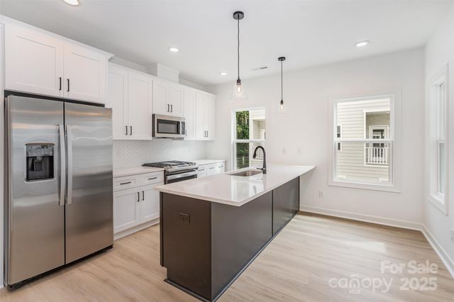 3928 Hager Drive, Charlotte, NC 28208