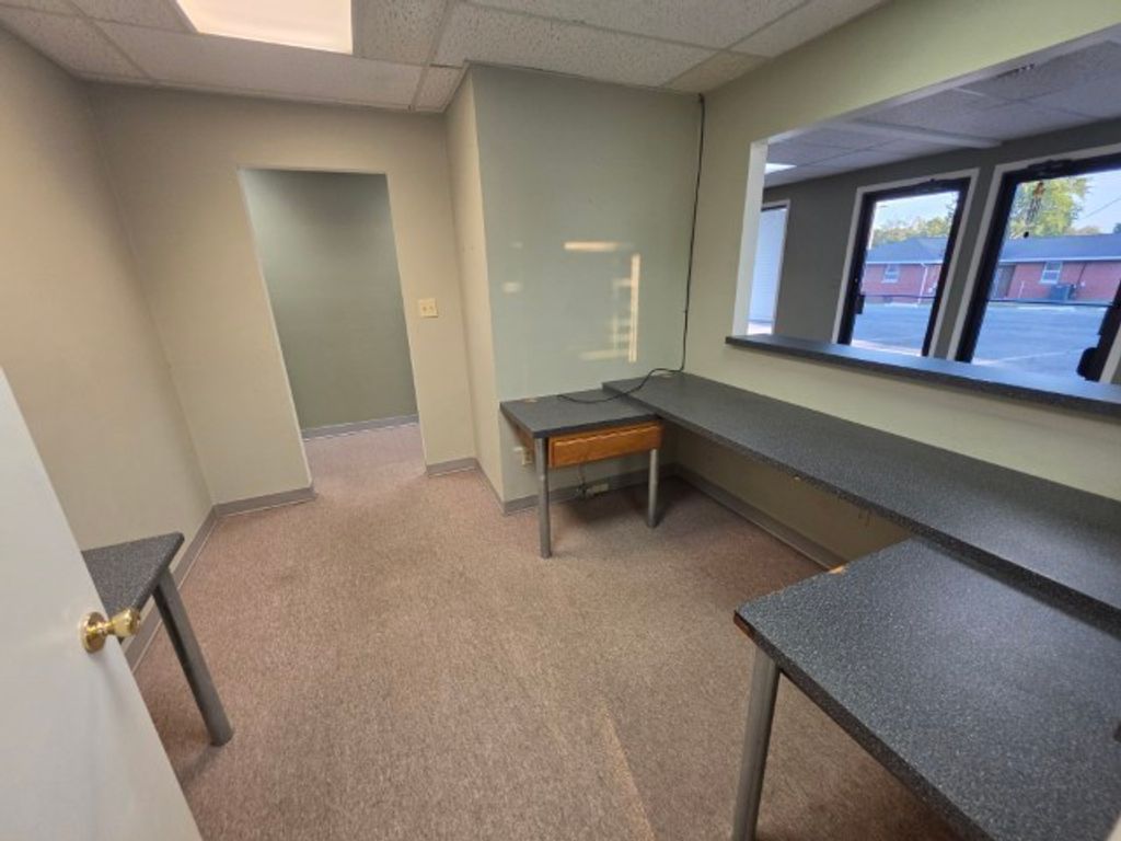 Image 17 of property listing at 2801 BROADWAY Street A, Mt Vernon, IL 62864