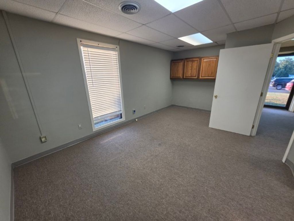 Image 19 of property listing at 2801 BROADWAY Street A, Mt Vernon, IL 62864
