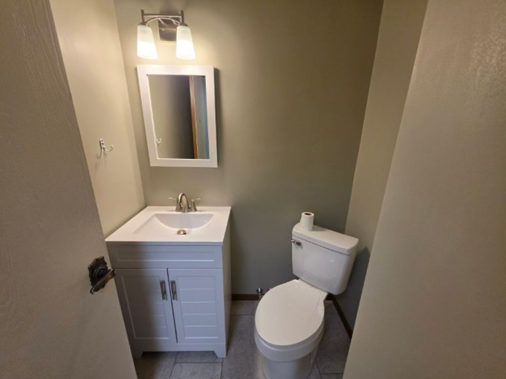 Image 23 of property listing at 2801 BROADWAY Street A, Mt Vernon, IL 62864
