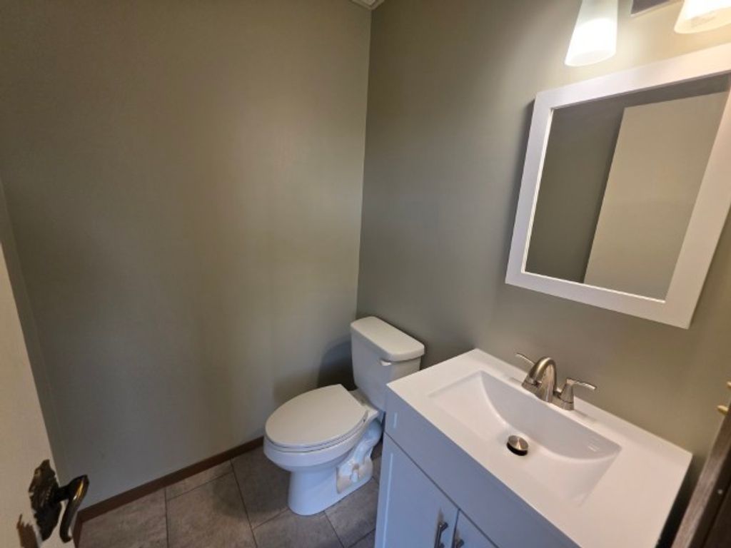 Image 24 of property listing at 2801 BROADWAY Street A, Mt Vernon, IL 62864