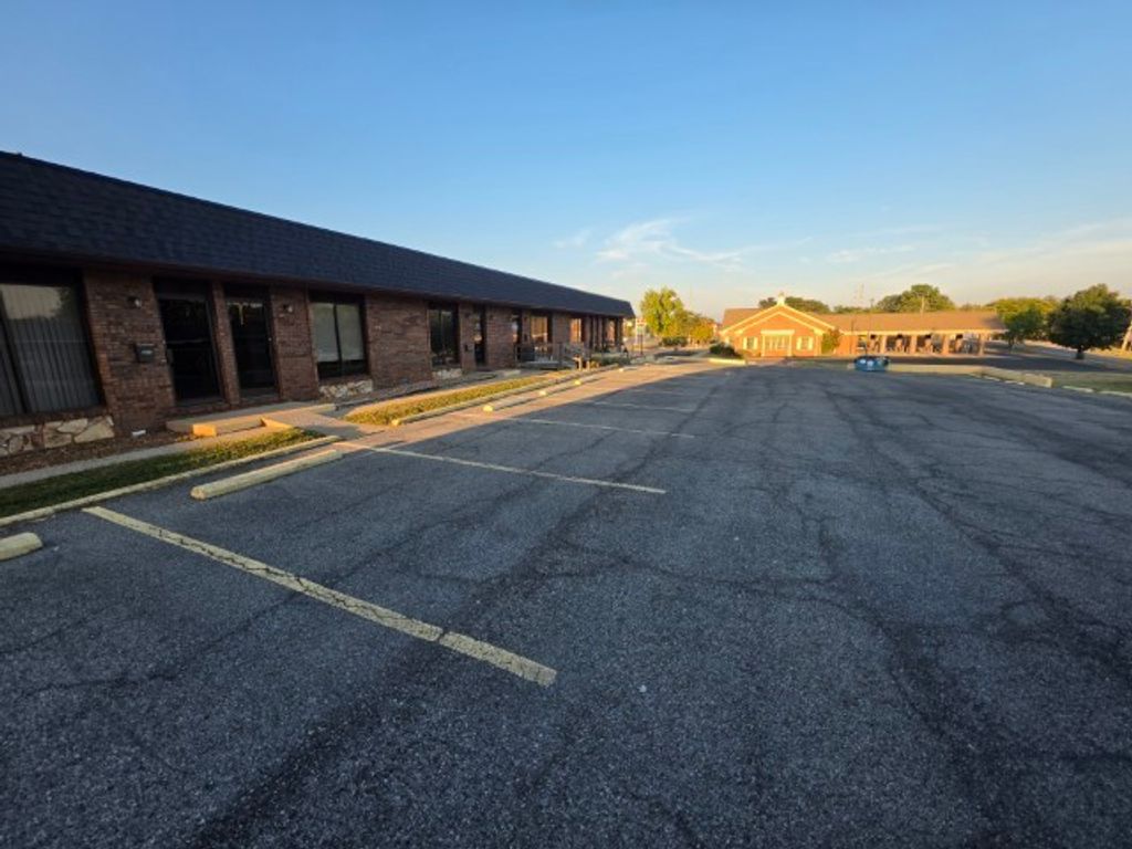 Image 26 of property listing at 2801 BROADWAY Street A, Mt Vernon, IL 62864