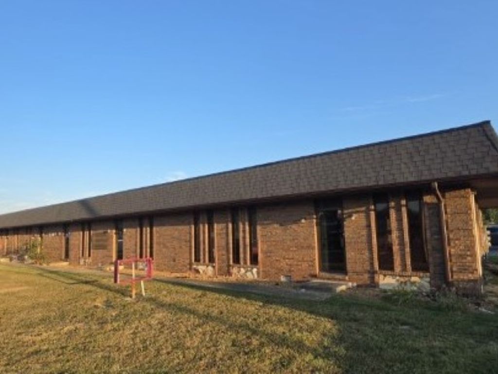 Image 28 of property listing at 2801 BROADWAY Street A, Mt Vernon, IL 62864