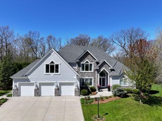 5910 S Conservancy DRIVE, New Berlin, WI 53151