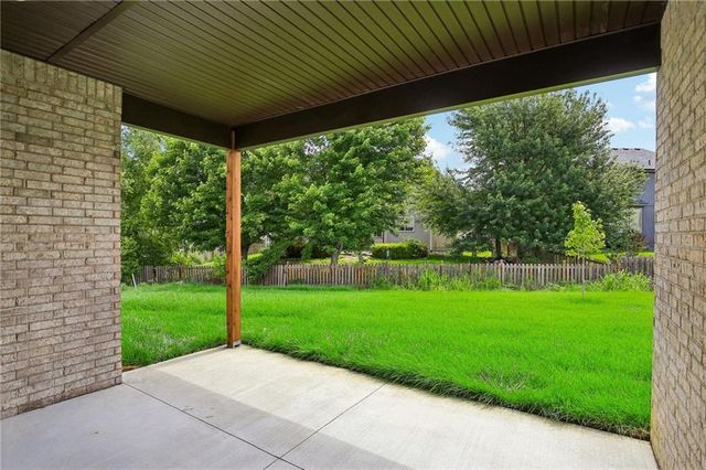 8435 Pickering Street, Lenexa, KS 66227