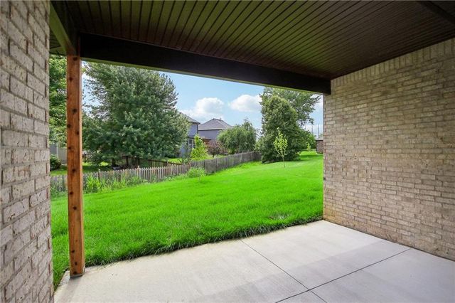 8435 Pickering Street, Lenexa, KS 66227