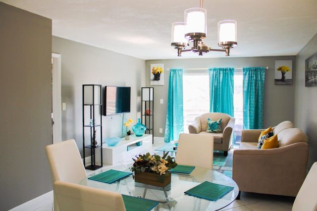 3120 N Pine Island Rd 203, Sunrise, FL 33351