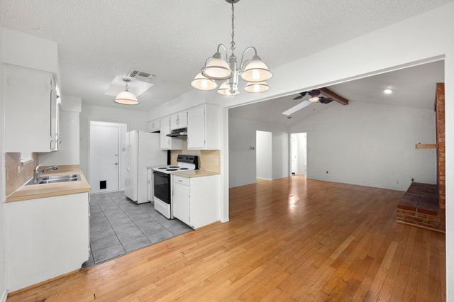 6436 Ridglea Drive, Watauga, TX 76148