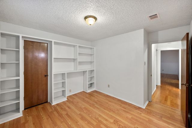 6436 Ridglea Drive, Watauga, TX 76148