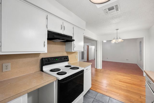 6436 Ridglea Drive, Watauga, TX 76148