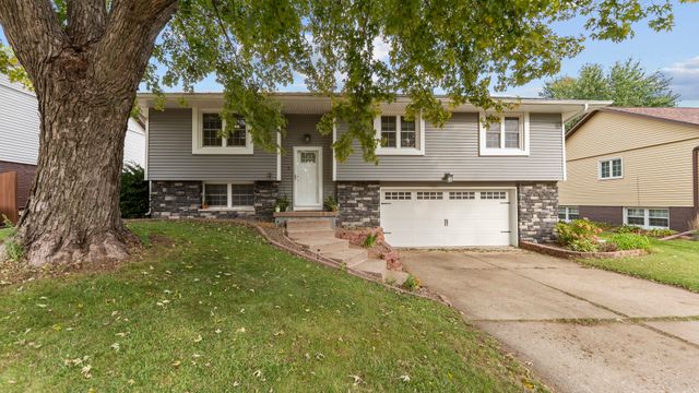 5807 FILLMORE Street, Davenport, IA 52806