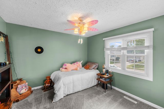 5807 FILLMORE Street, Davenport, IA 52806