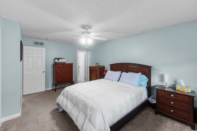 5807 FILLMORE Street, Davenport, IA 52806