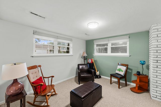 5807 FILLMORE Street, Davenport, IA 52806