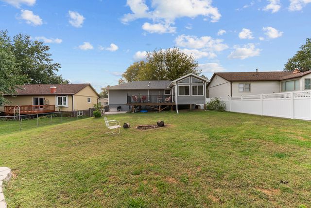 5807 FILLMORE Street, Davenport, IA 52806