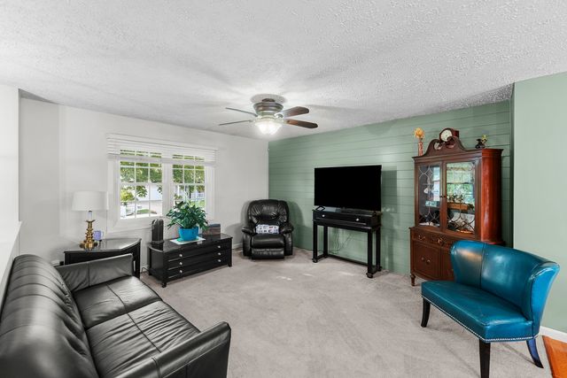 5807 FILLMORE Street, Davenport, IA 52806