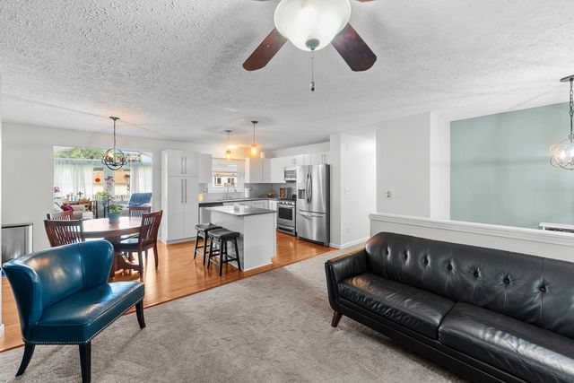 5807 FILLMORE Street, Davenport, IA 52806