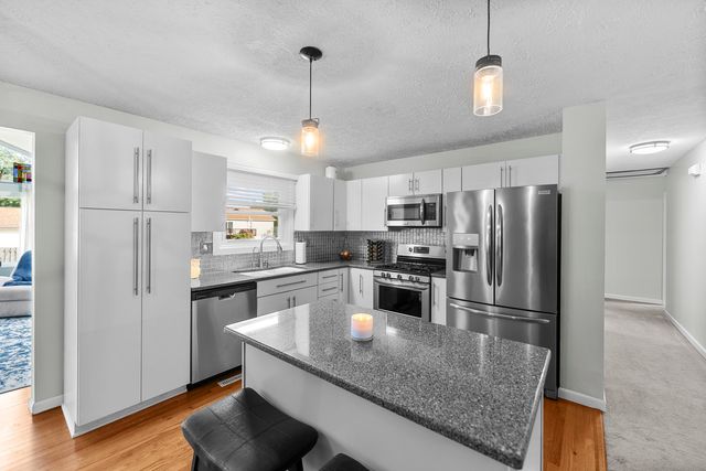 5807 FILLMORE Street, Davenport, IA 52806