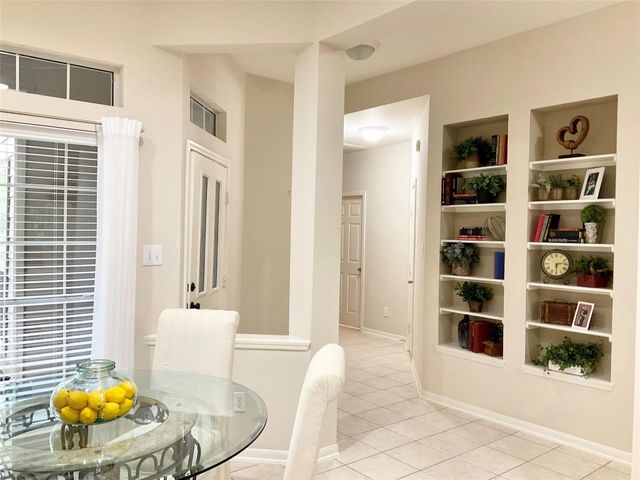 186 N Valley Oaks Circle, The Woodlands, TX 77382