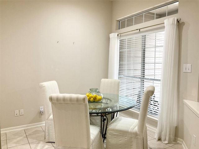 186 N Valley Oaks Circle, The Woodlands, TX 77382