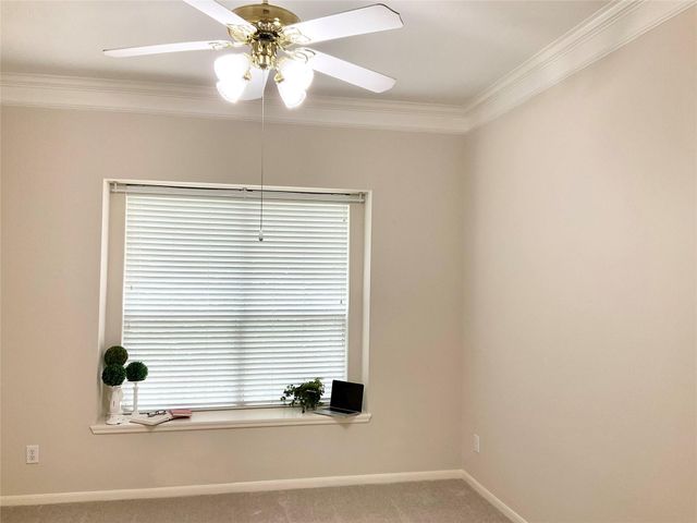 186 N Valley Oaks Circle, The Woodlands, TX 77382