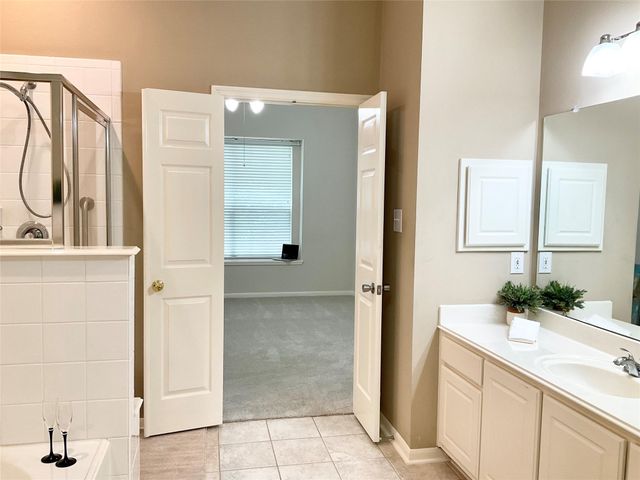 186 N Valley Oaks Circle, The Woodlands, TX 77382