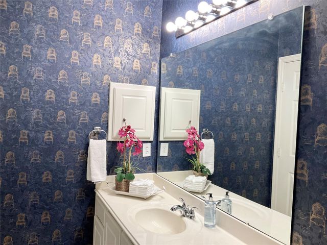 186 N Valley Oaks Circle, The Woodlands, TX 77382