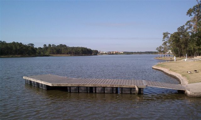 186 N Valley Oaks Circle, The Woodlands, TX 77382