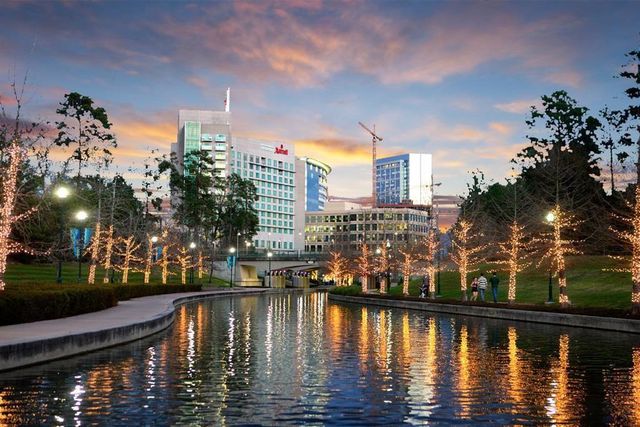 186 N Valley Oaks Circle, The Woodlands, TX 77382