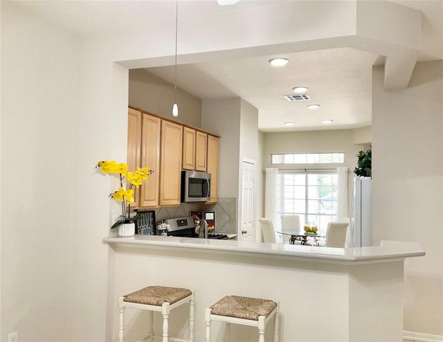 186 N Valley Oaks Circle, The Woodlands, TX 77382