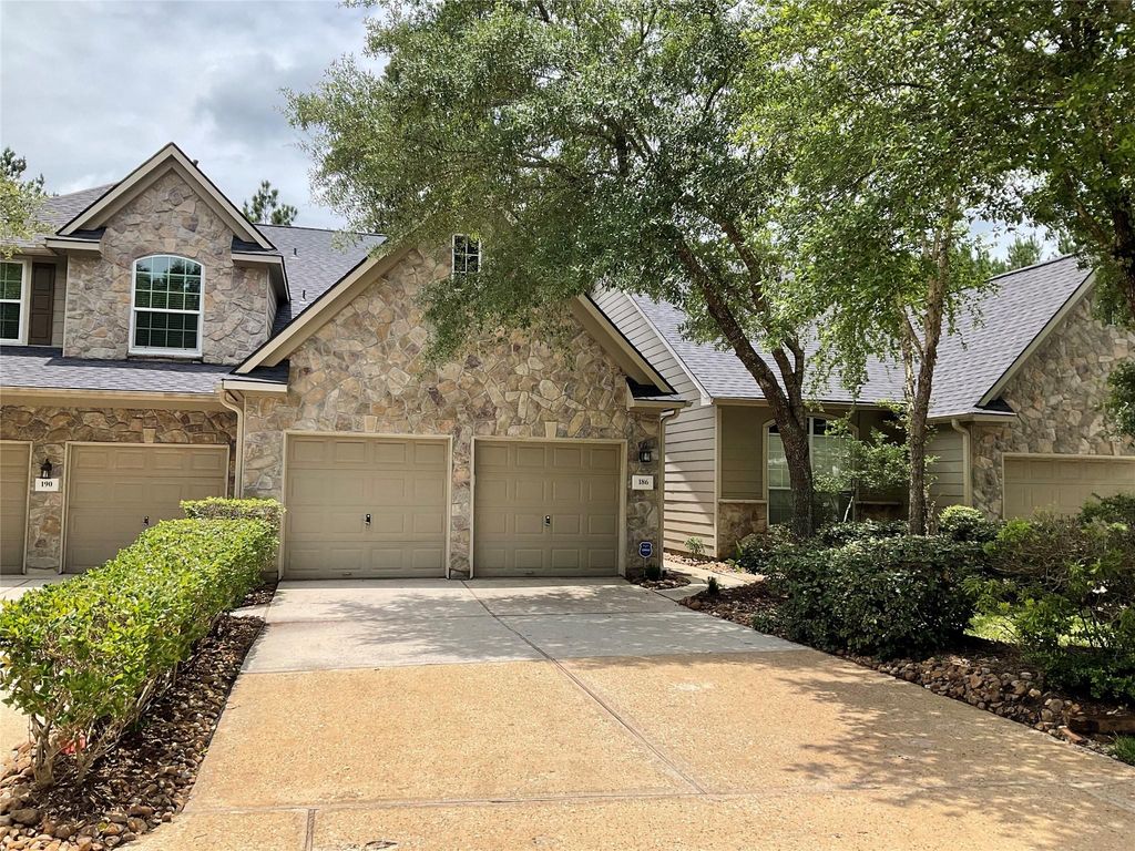 186 N Valley Oaks Circle, The Woodlands, TX 77382