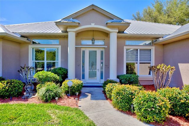 12 Diamond Bay Drive, Lake Placid, FL 33852