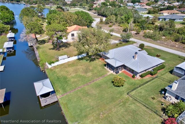 12 Diamond Bay Drive, Lake Placid, FL 33852