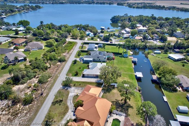 12 Diamond Bay Drive, Lake Placid, FL 33852