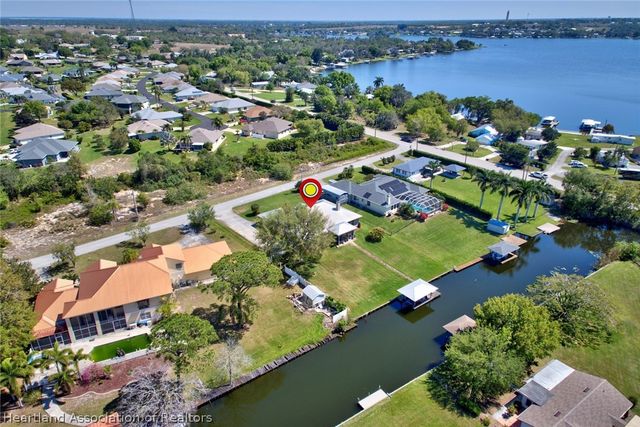 12 Diamond Bay Drive, Lake Placid, FL 33852