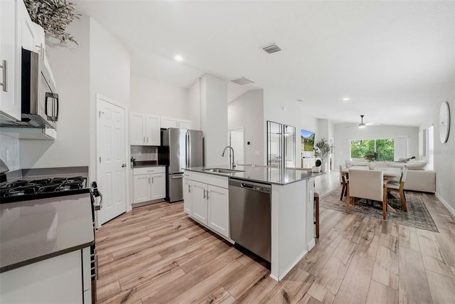 5560 SUMMER SUNSET DRIVE, Apollo Beach, FL 33572