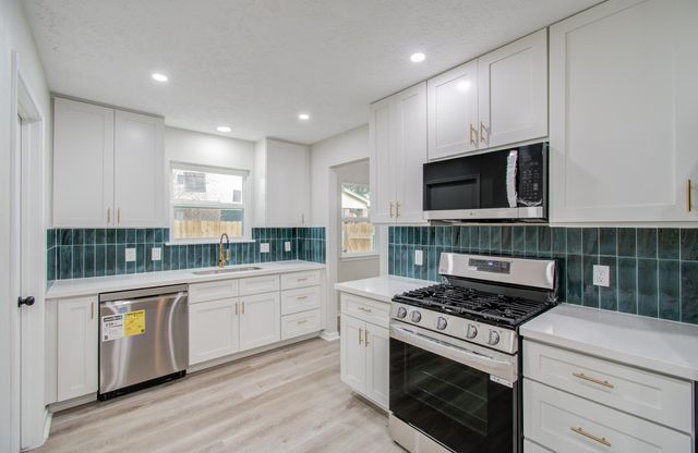 2110 Westminister Street, Pearland, TX 77581