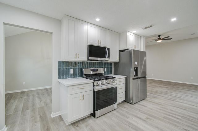 2110 Westminister Street, Pearland, TX 77581