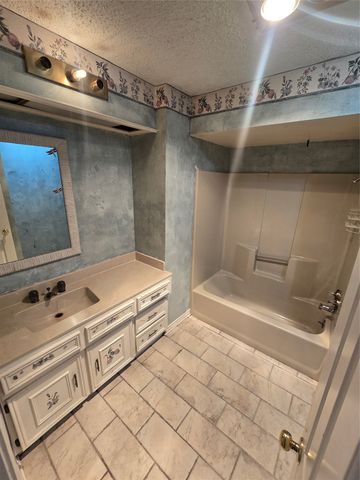 1202 Fawn Ridge Drive, Duncanville, TX 75137