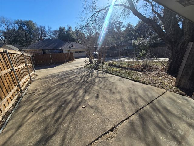 1202 Fawn Ridge Drive, Duncanville, TX 75137