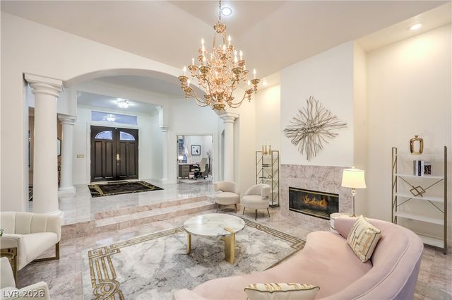 1941 Black Water Court, Las Vegas, NV 89117