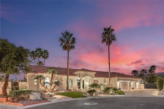 1941 Black Water Court, Las Vegas, NV 89117