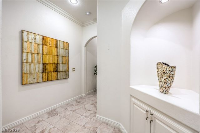 1941 Black Water Court, Las Vegas, NV 89117