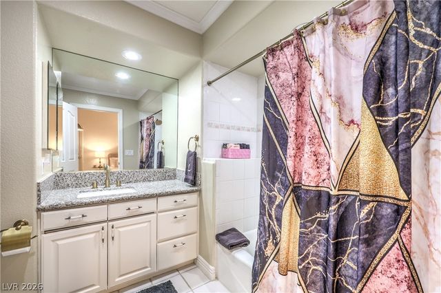 1941 Black Water Court, Las Vegas, NV 89117