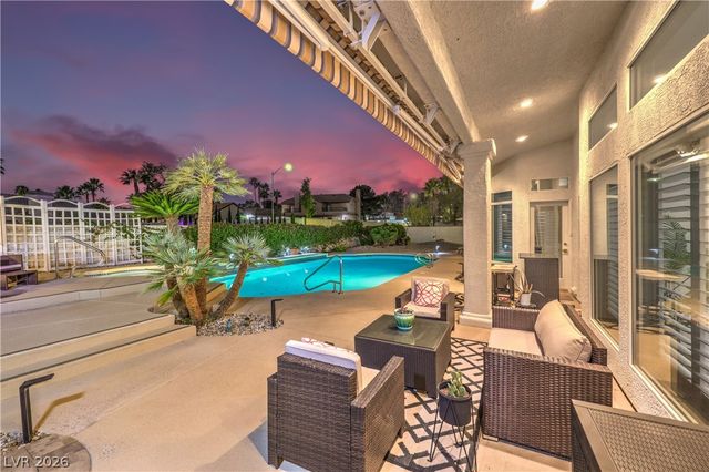 1941 Black Water Court, Las Vegas, NV 89117