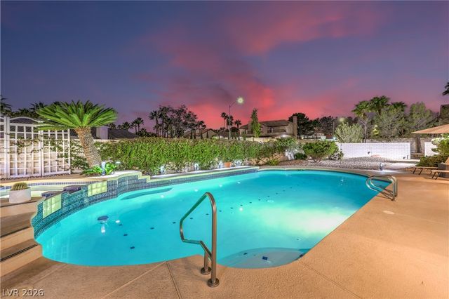 1941 Black Water Court, Las Vegas, NV 89117