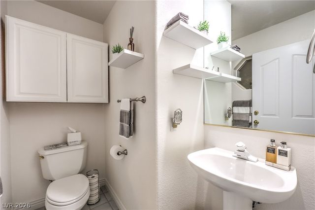 1941 Black Water Court, Las Vegas, NV 89117