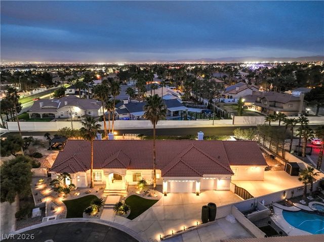 1941 Black Water Court, Las Vegas, NV 89117