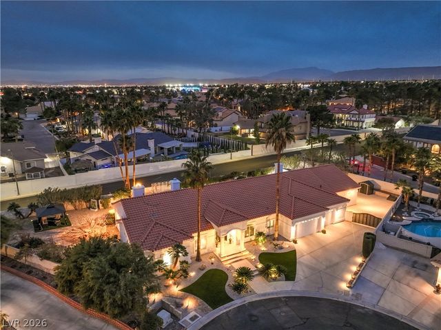 1941 Black Water Court, Las Vegas, NV 89117