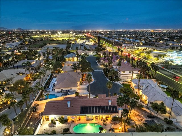 1941 Black Water Court, Las Vegas, NV 89117